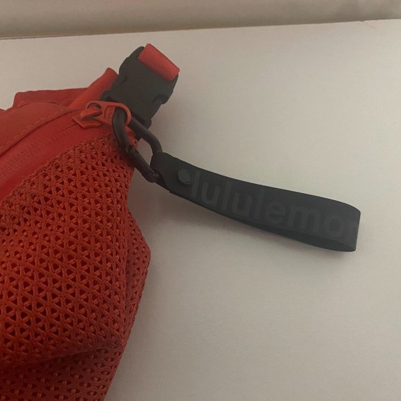Lululemon All Hours Belt Bag Carnation Red - Picture 7 of 8